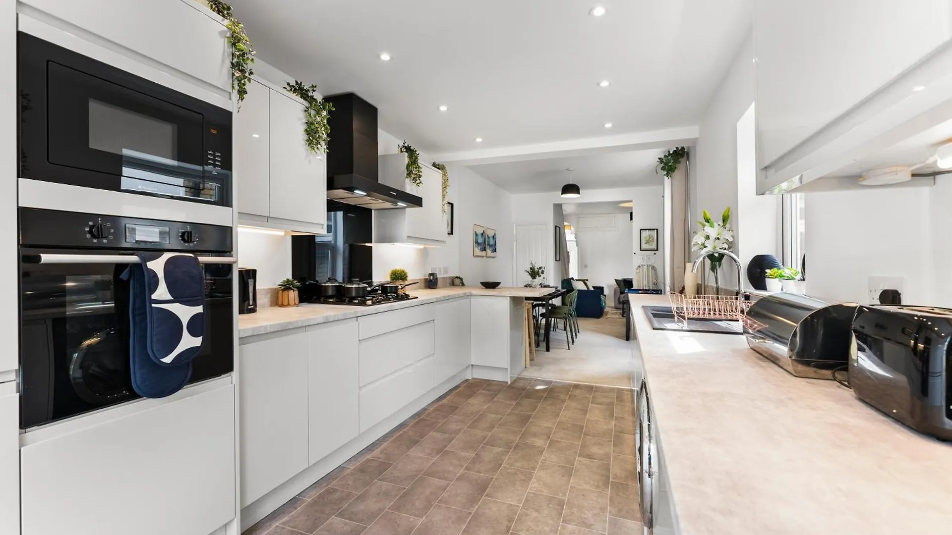 Sleek And Stylish Abode - Parking Villa Bristol Holiday home