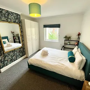 Holiday home Colourful 3bd With Garden In Southville, Bristol