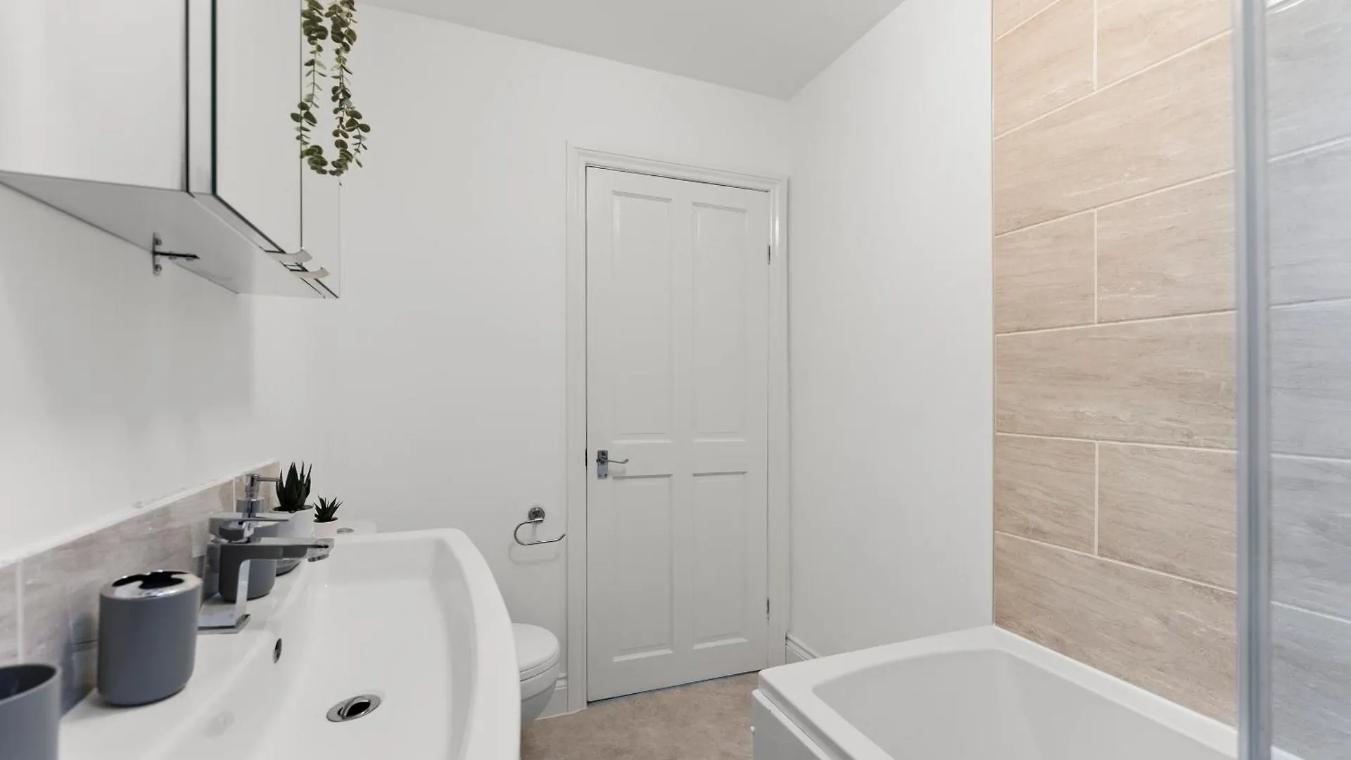 Holiday home Sleek And Stylish Abode - Parking Villa Bristol