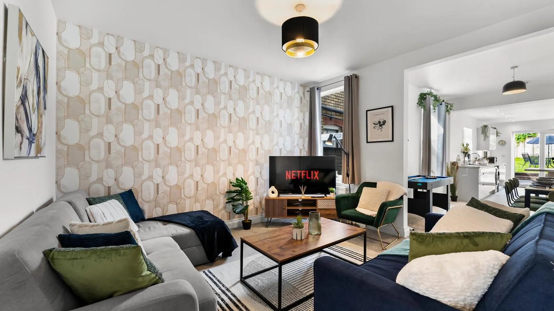 Sleek And Stylish Abode - Parking contacts